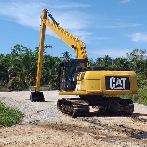Caterpillar CAT320D2GC 15M Длинные стрелы для дорожной техники, отвечающей стандартам безопасности