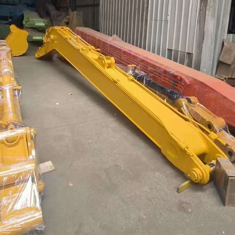 Экскаватор SY135 с вылетом стрелы 12,8 м, высокая эффективность и долговечность для дноуглубительных и строительных работ.