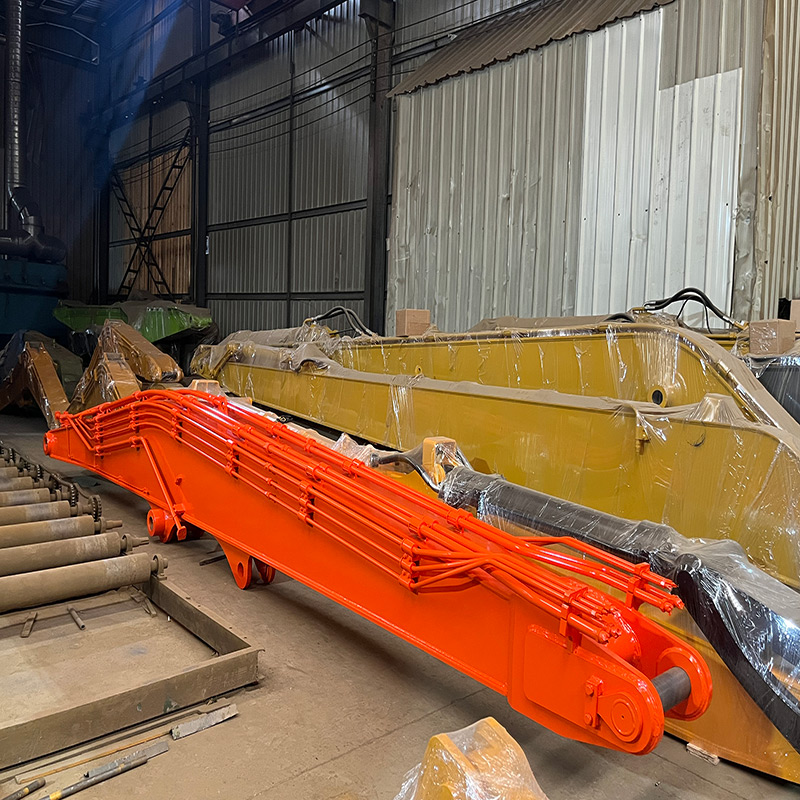 Custom heavy duty piling boom for DX370
